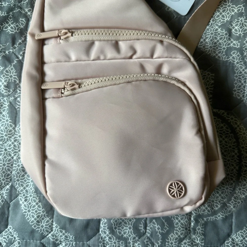 Gaiam Pink Festival Sling Bag NWT Multi Pocket Nylon Sling Bag - Pink - Picture 5 of 6